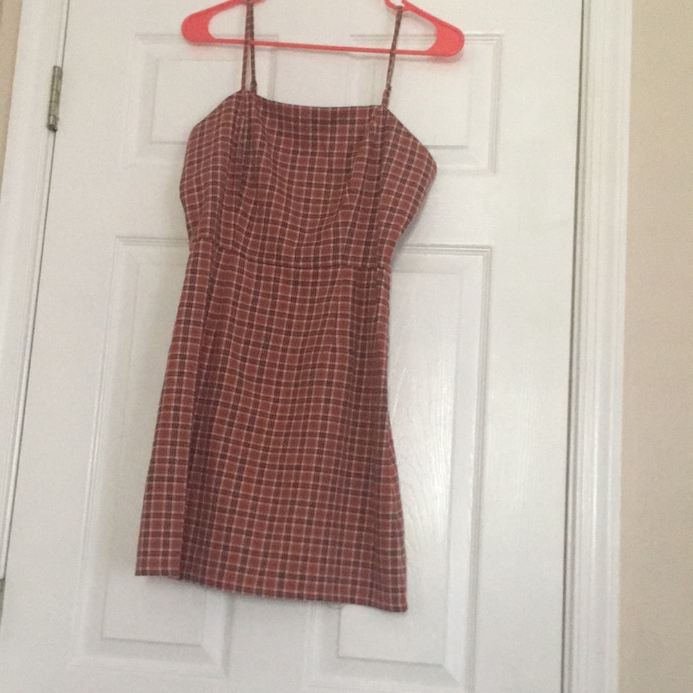 Dresses - Picture 3 of 3